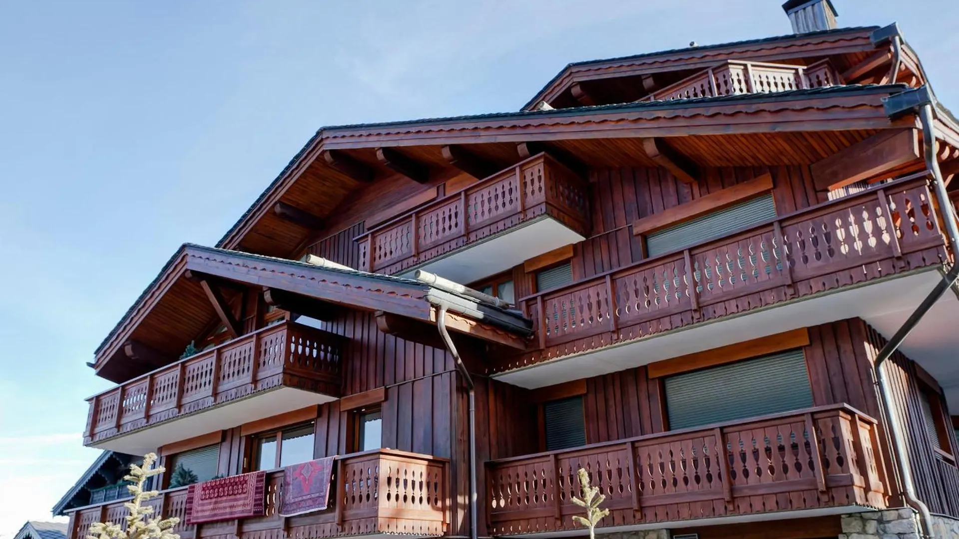 Appartement De Standing Au Centre De Courchevel 1850, En Bord De Piste Et Avec Terrasse - Fr-1-514-35 0*,  프랑스